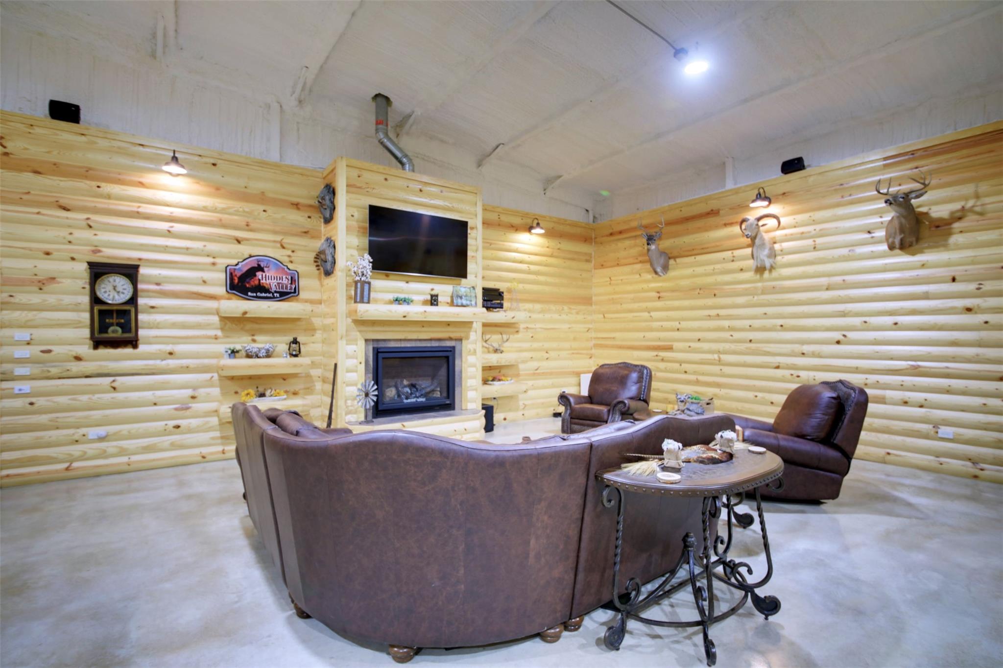 221 Private Road 4001, Thorndale, TX 76577