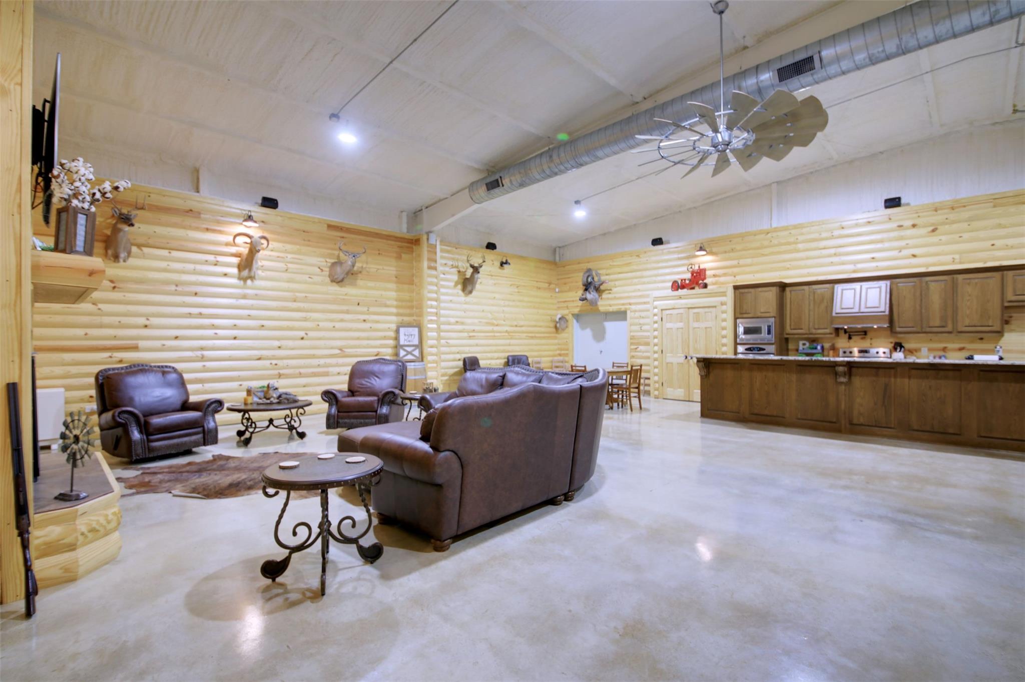 221 Private Road 4001, Thorndale, TX 76577