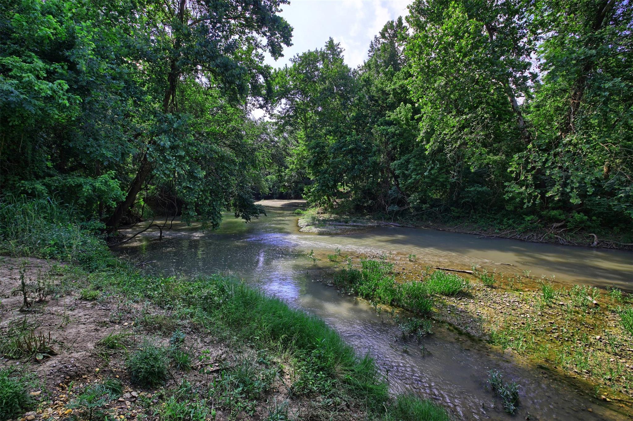 221 Private Road 4001, Thorndale, TX 76577