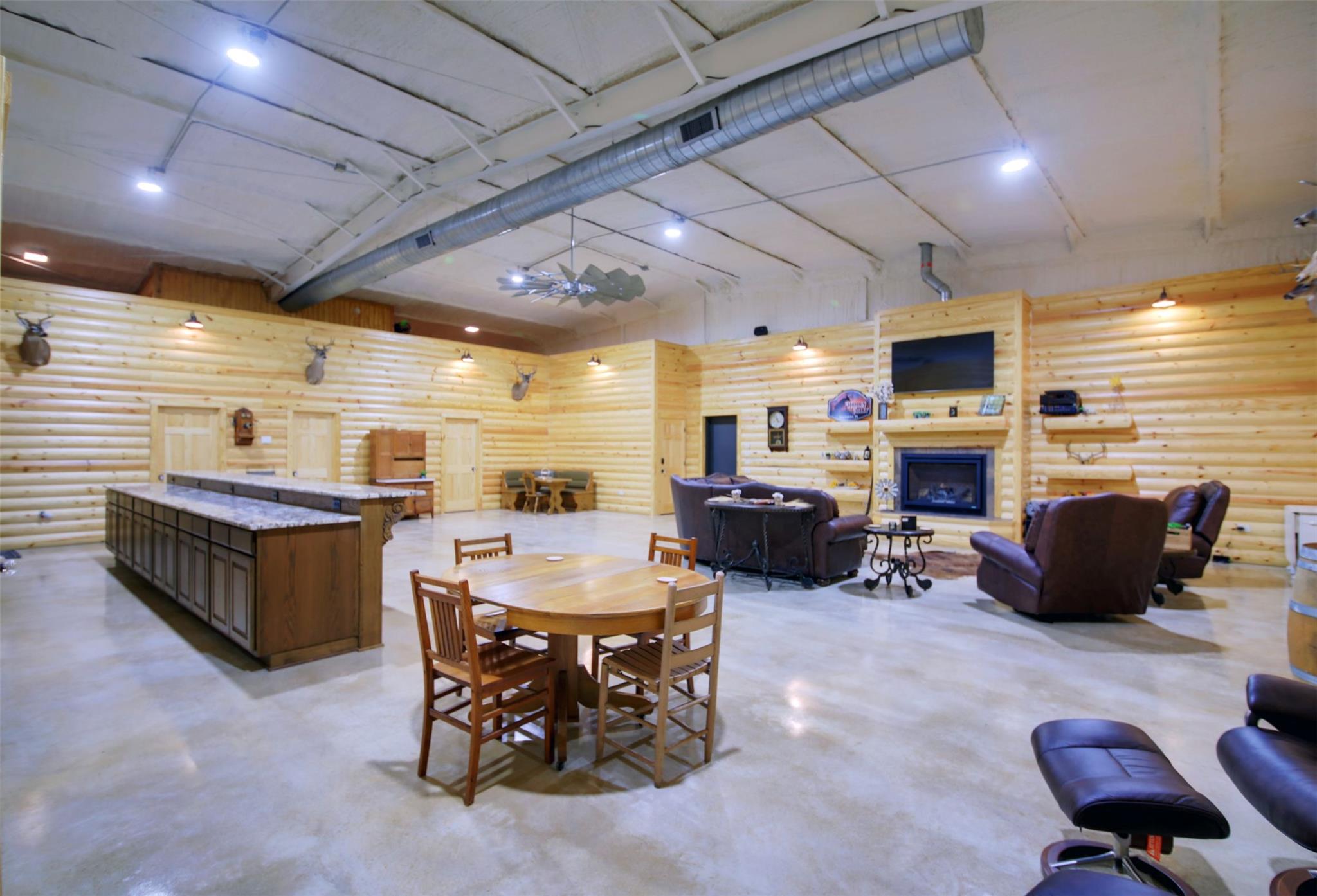 221 Private Road 4001, Thorndale, TX 76577