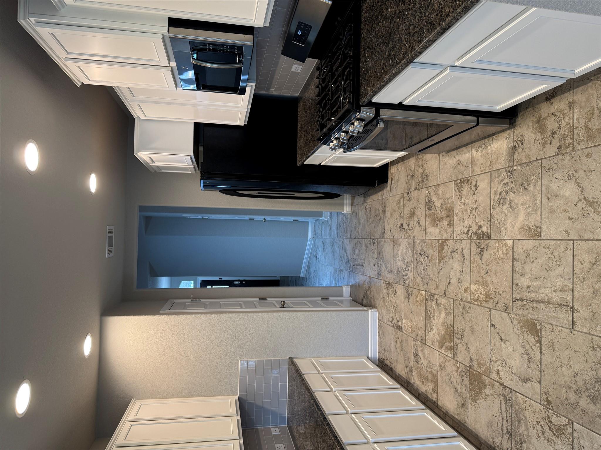 204 Wilderness Trl, Elgin, TX 78621