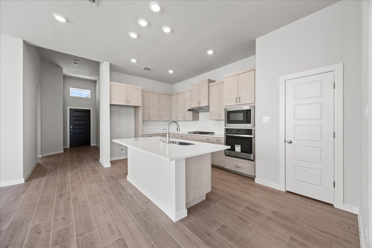 130 Paul Pena Dr, San Marcos, TX 78666