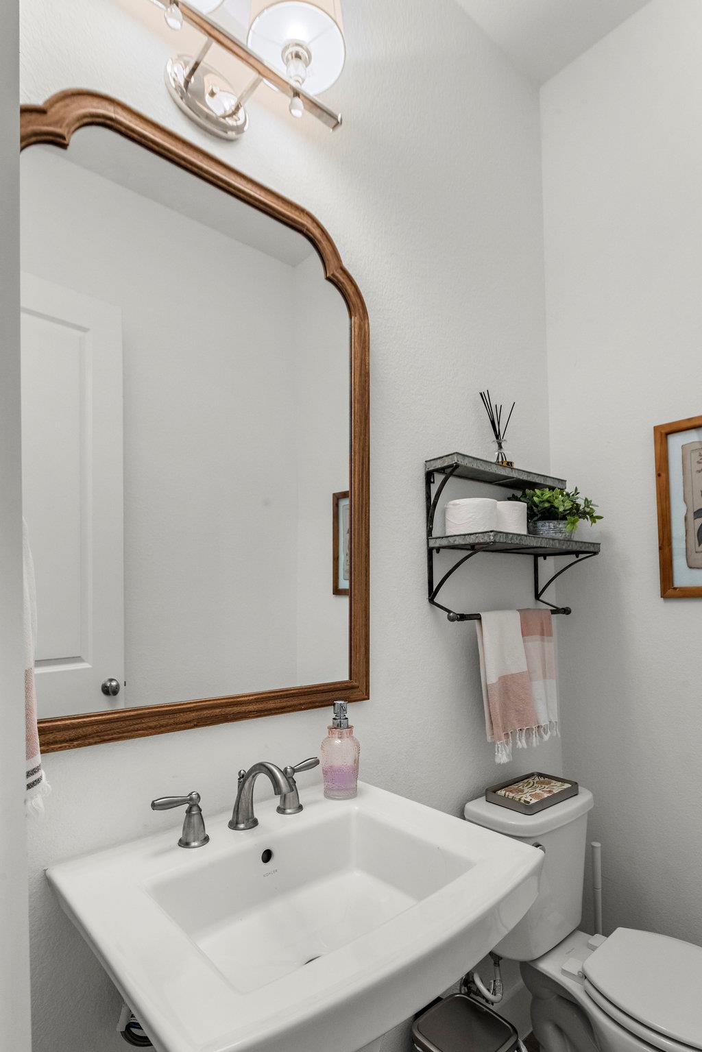 569 Stone River Dr, Austin, TX 78737