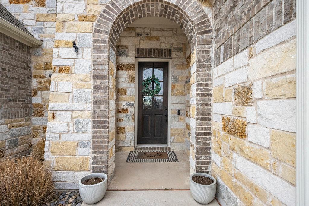 569 Stone River Dr, Austin, TX 78737