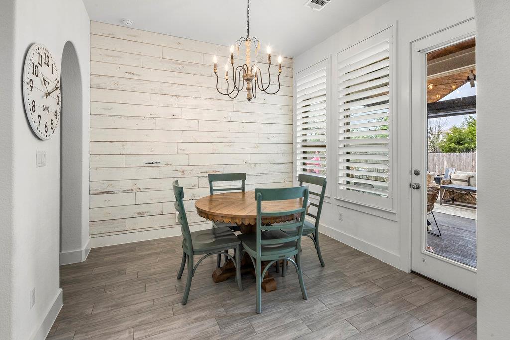 569 Stone River Dr, Austin, TX 78737