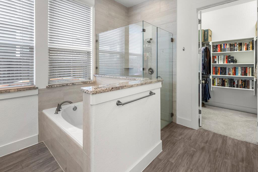 569 Stone River Dr, Austin, TX 78737