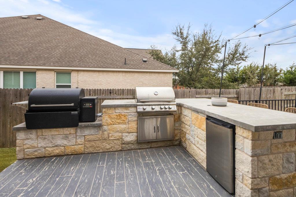 569 Stone River Dr, Austin, TX 78737