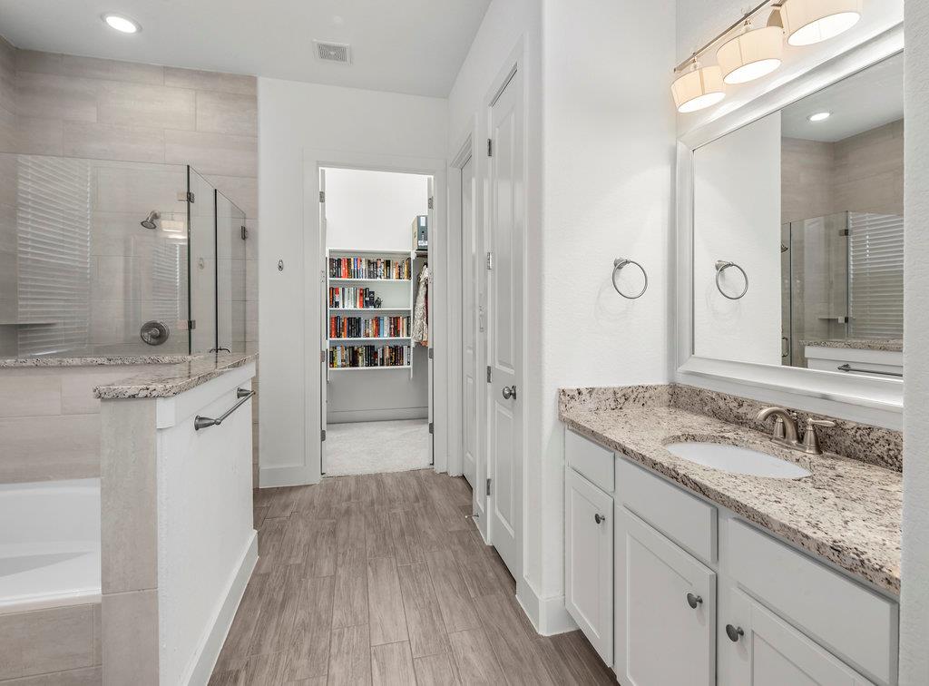 569 Stone River Dr, Austin, TX 78737