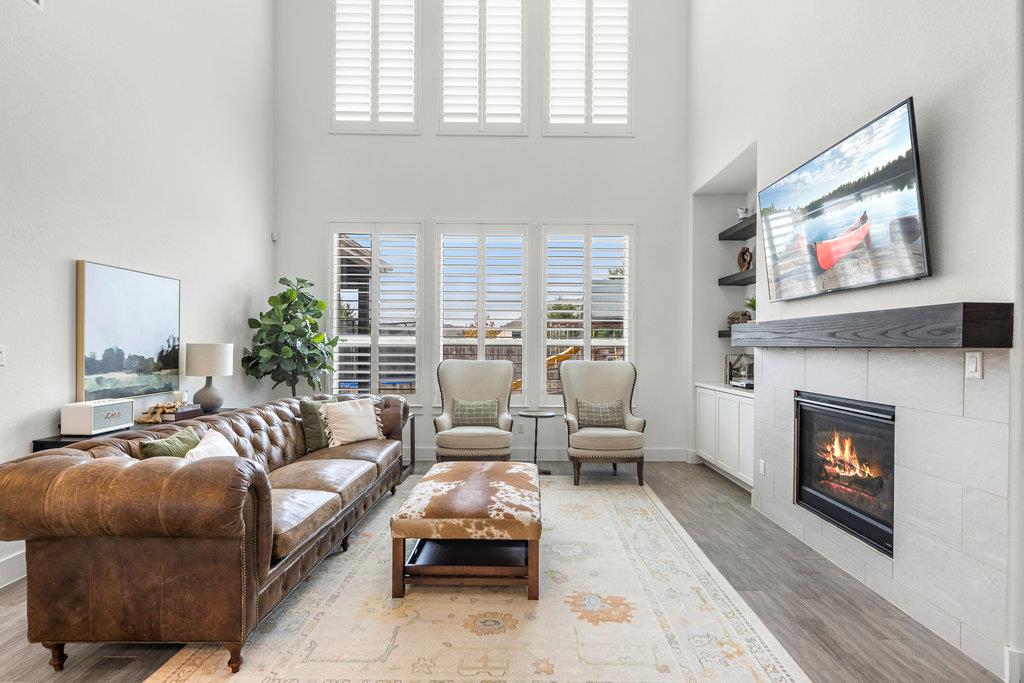 569 Stone River Dr, Austin, TX 78737