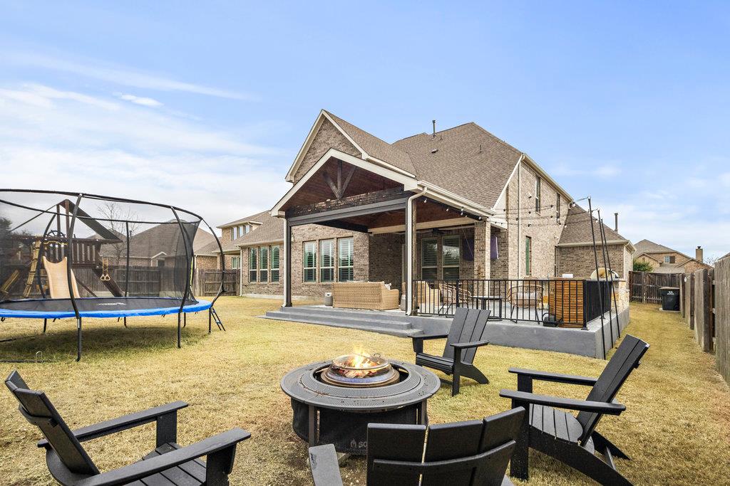 569 Stone River Dr, Austin, TX 78737