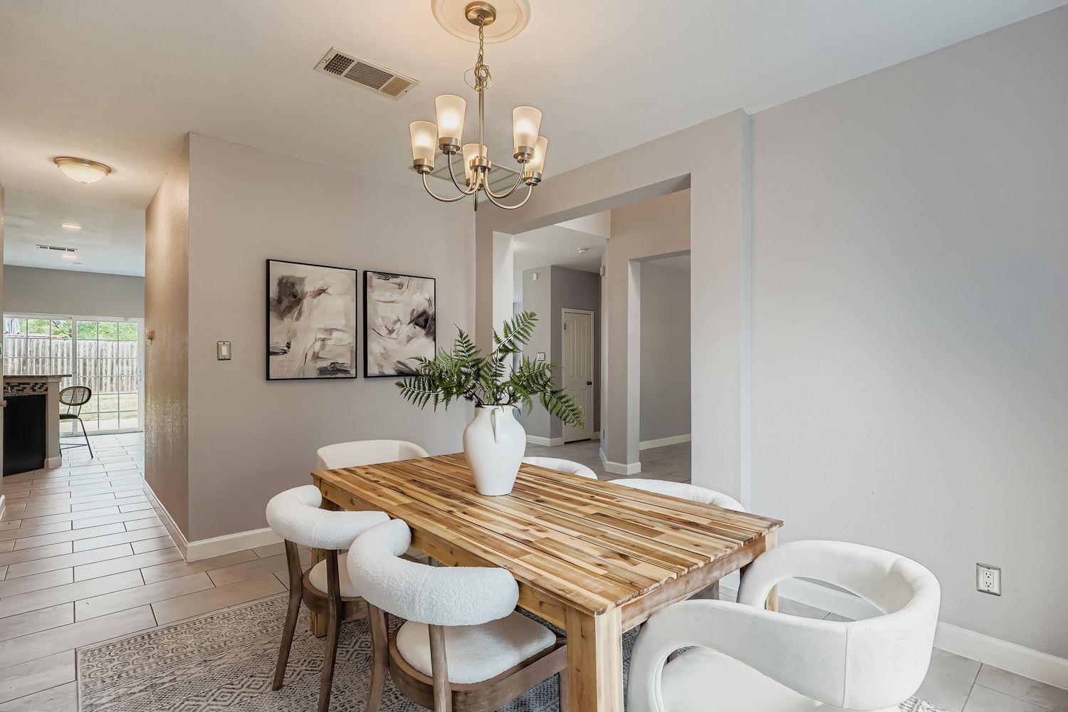 1420 Quicksilver Cir, Round Rock, TX 78665