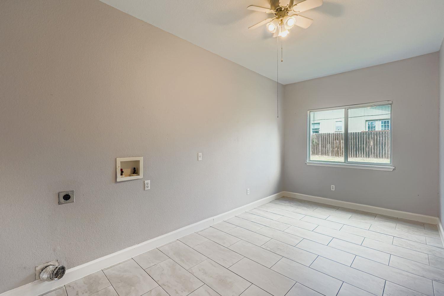 1420 Quicksilver Cir, Round Rock, TX 78665