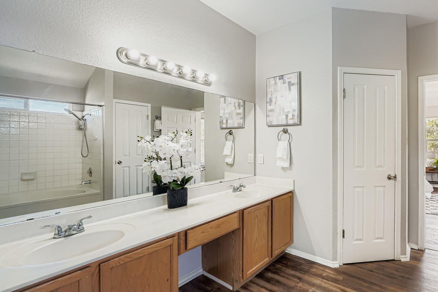 1420 Quicksilver Cir, Round Rock, TX 78665