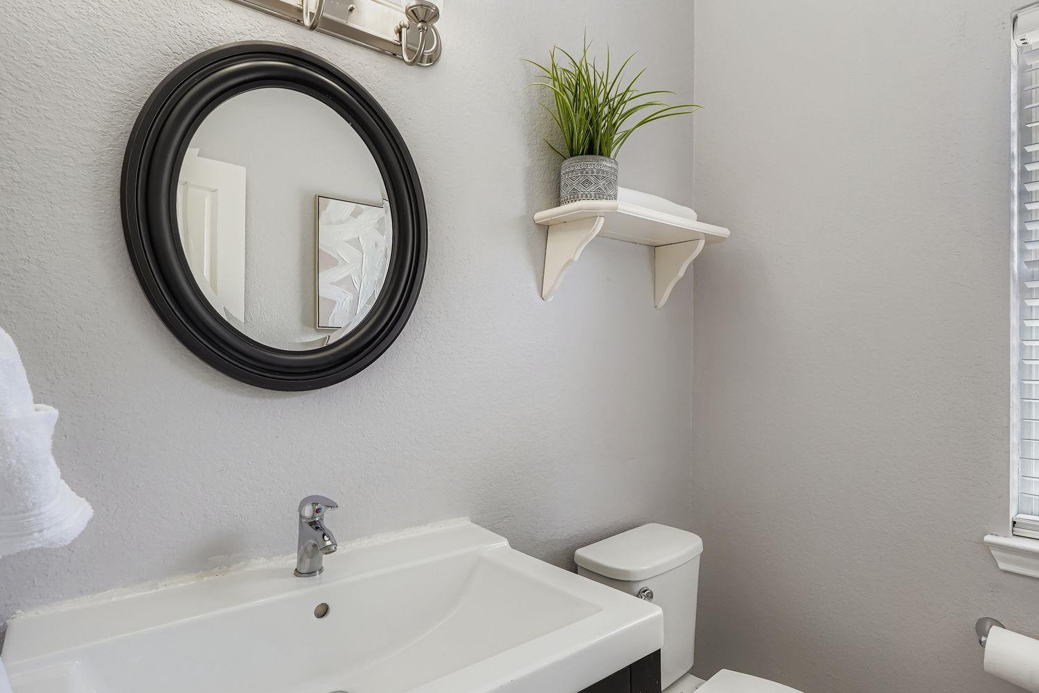 1420 Quicksilver Cir, Round Rock, TX 78665