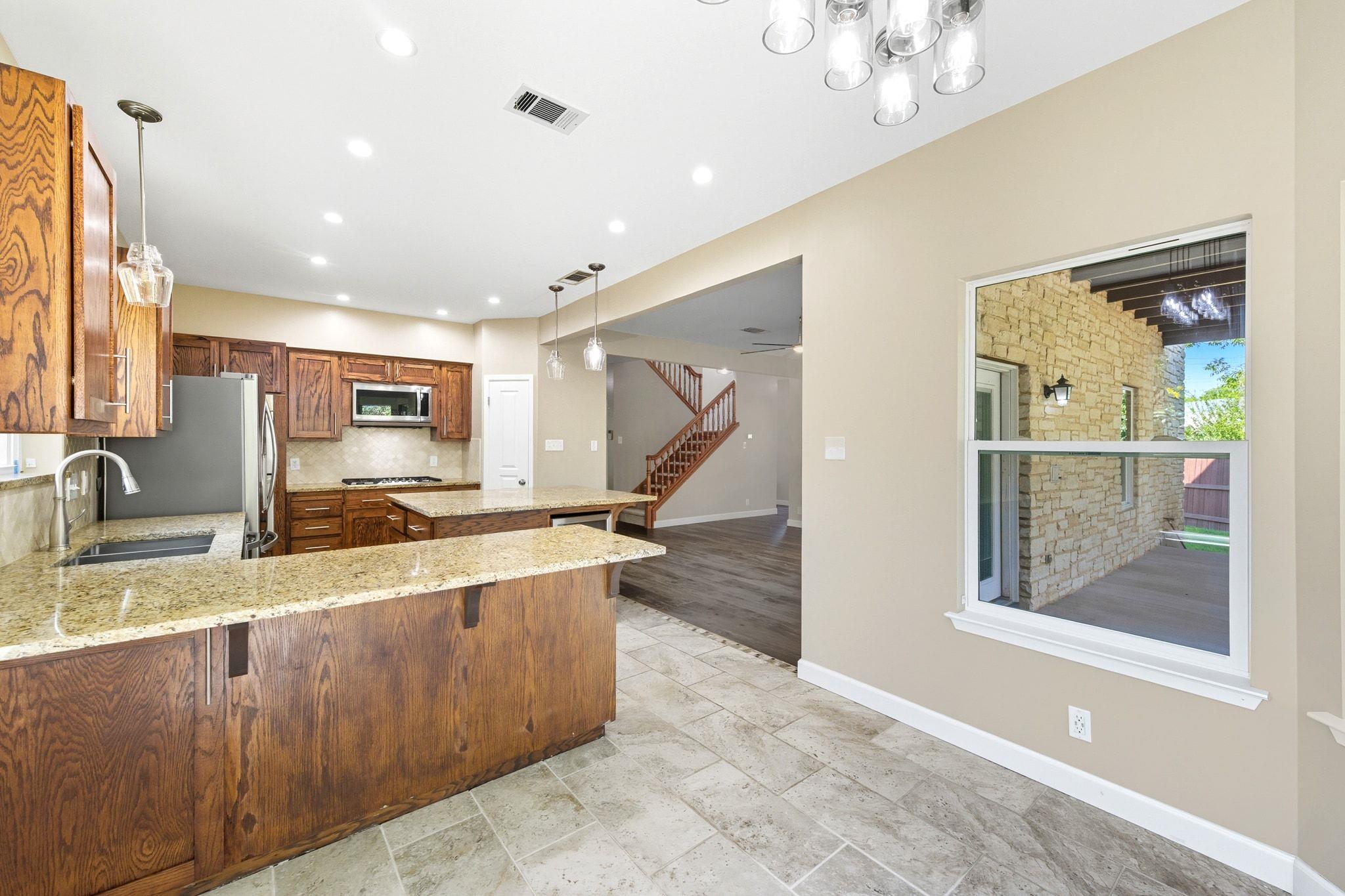 1904 Cedar Ridge Dr, Austin, TX 78741