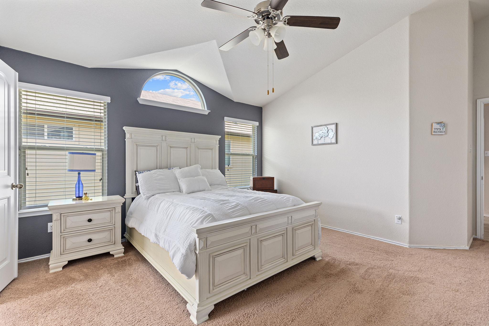 109 Plata Ln, Jarrell, TX 76537