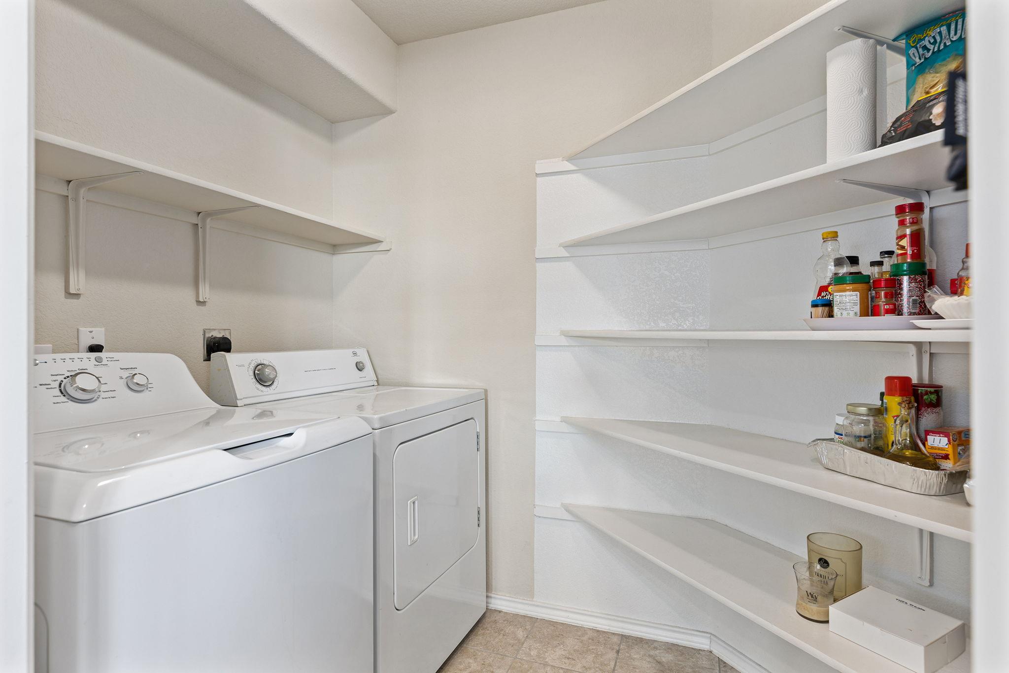 109 Plata Ln, Jarrell, TX 76537