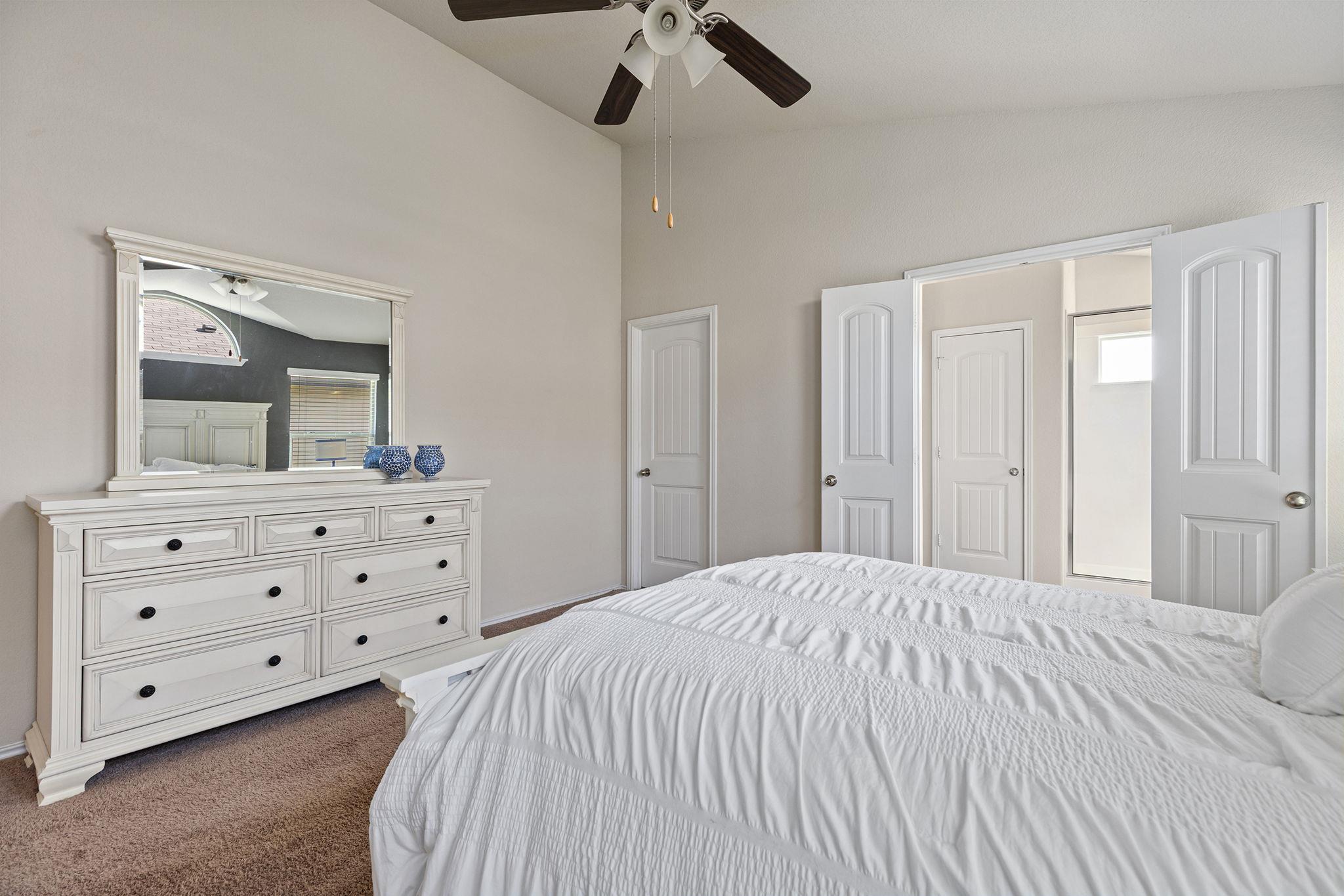 109 Plata Ln, Jarrell, TX 76537