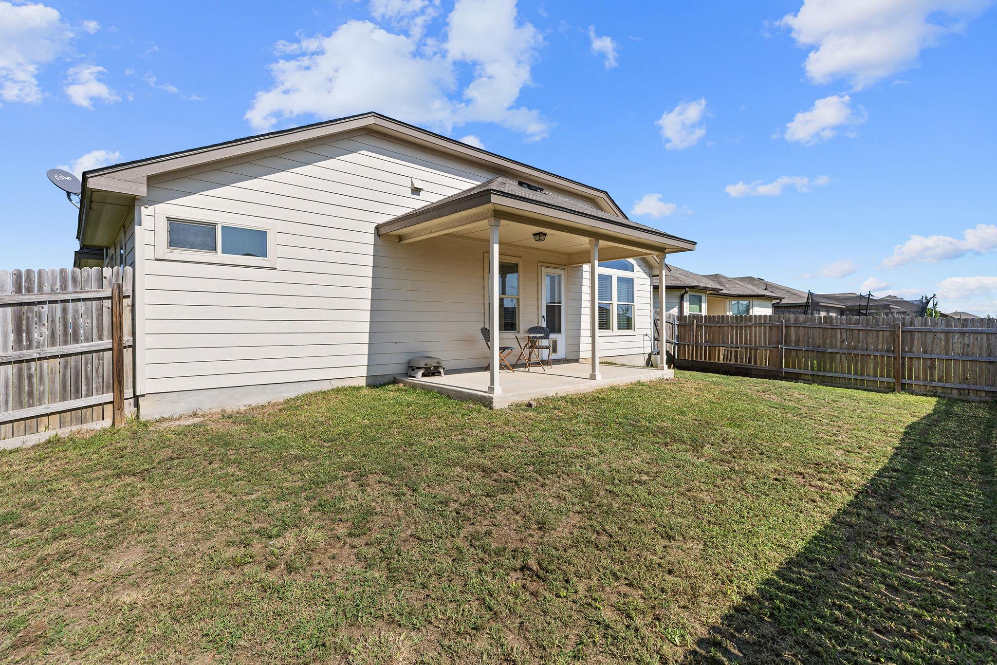 109 Plata Ln, Jarrell, TX 76537