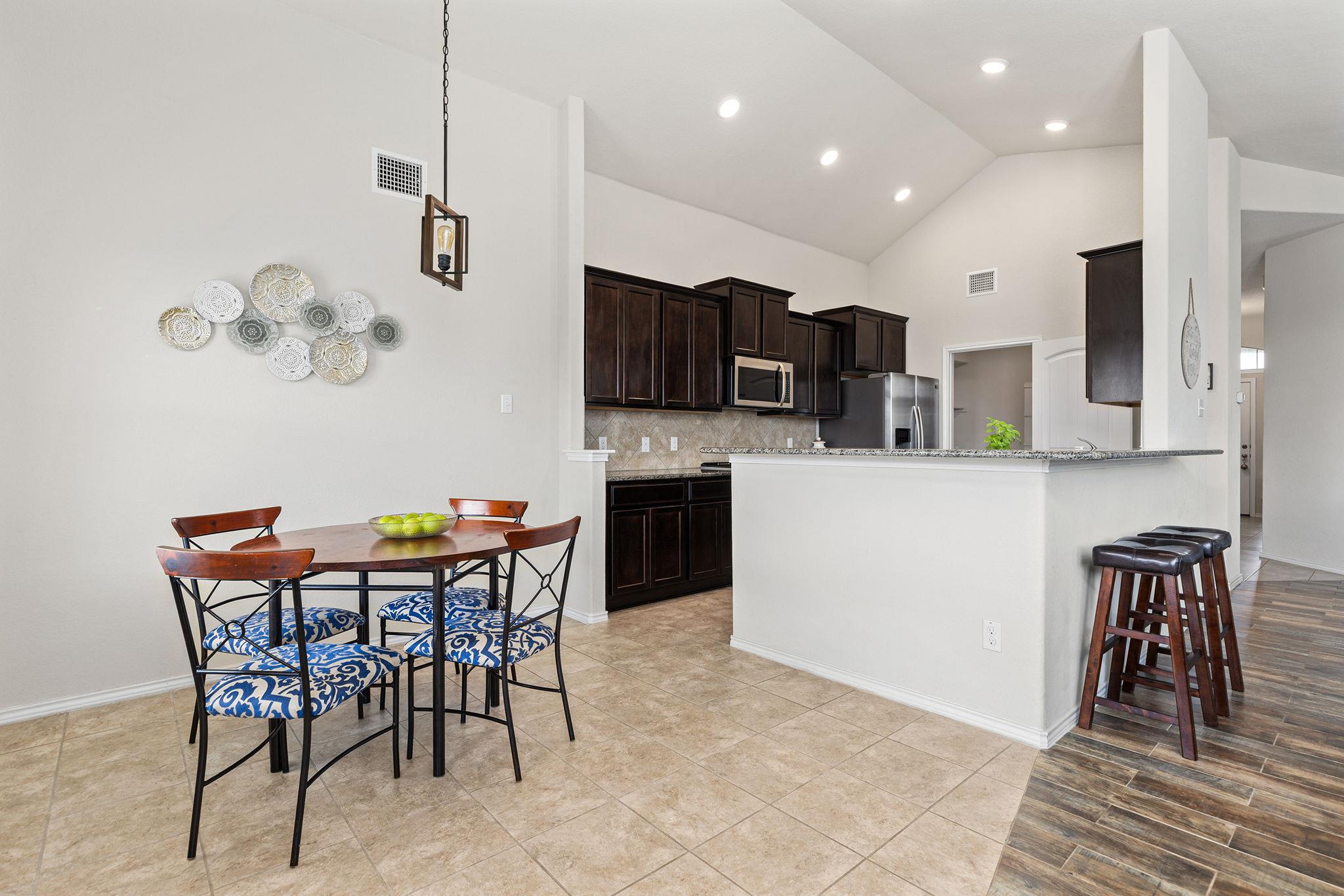 109 Plata Ln, Jarrell, TX 76537