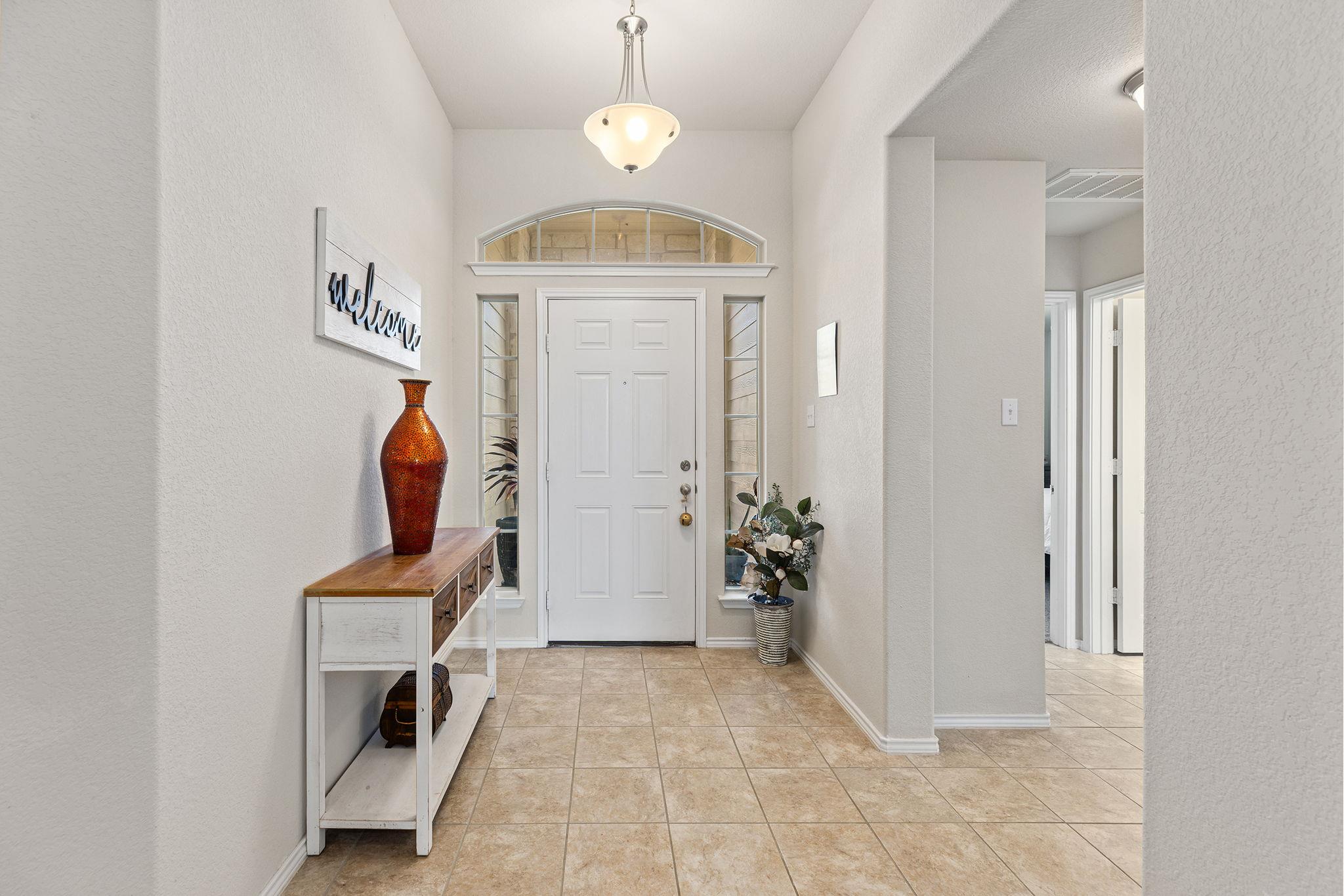 109 Plata Ln, Jarrell, TX 76537