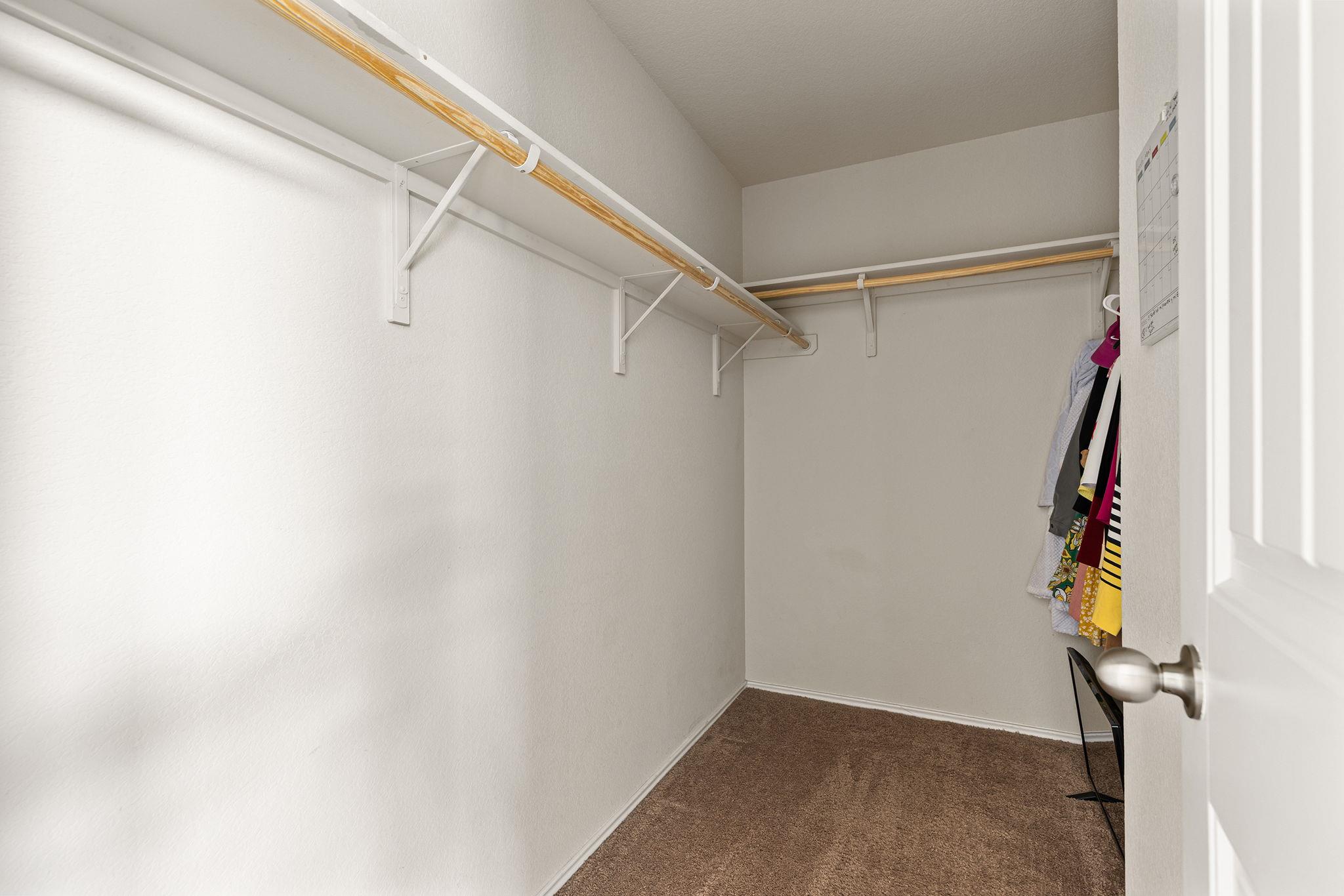 109 Plata Ln, Jarrell, TX 76537