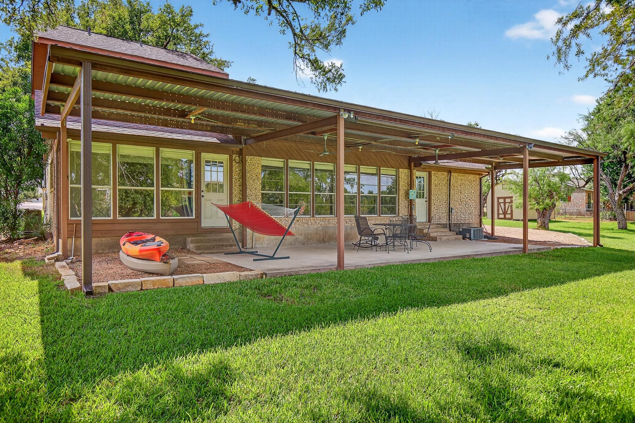136 Lakeshore Dr, Horseshoe Bay, TX 78657