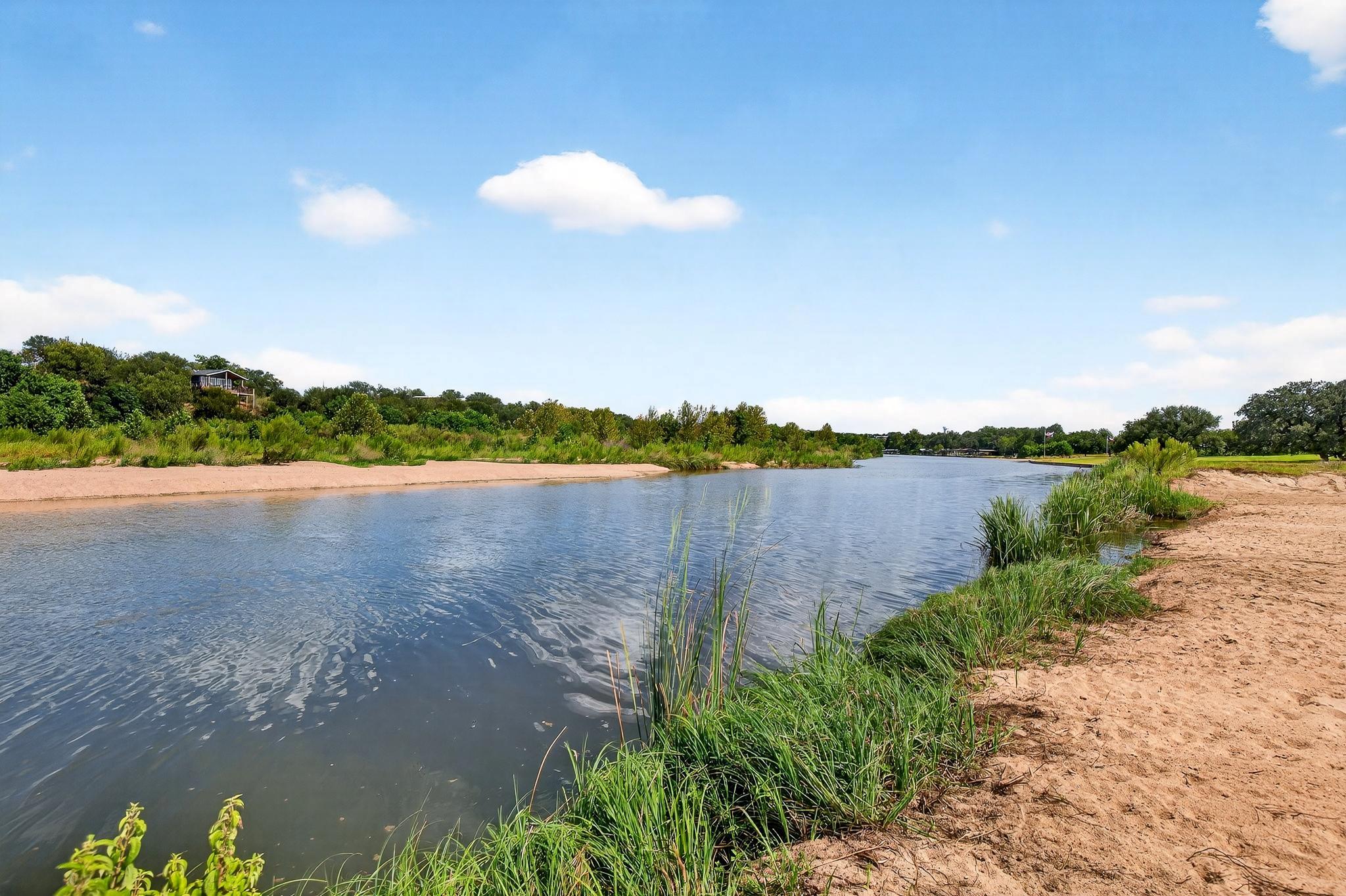 136 Lakeshore Dr, Horseshoe Bay, TX 78657