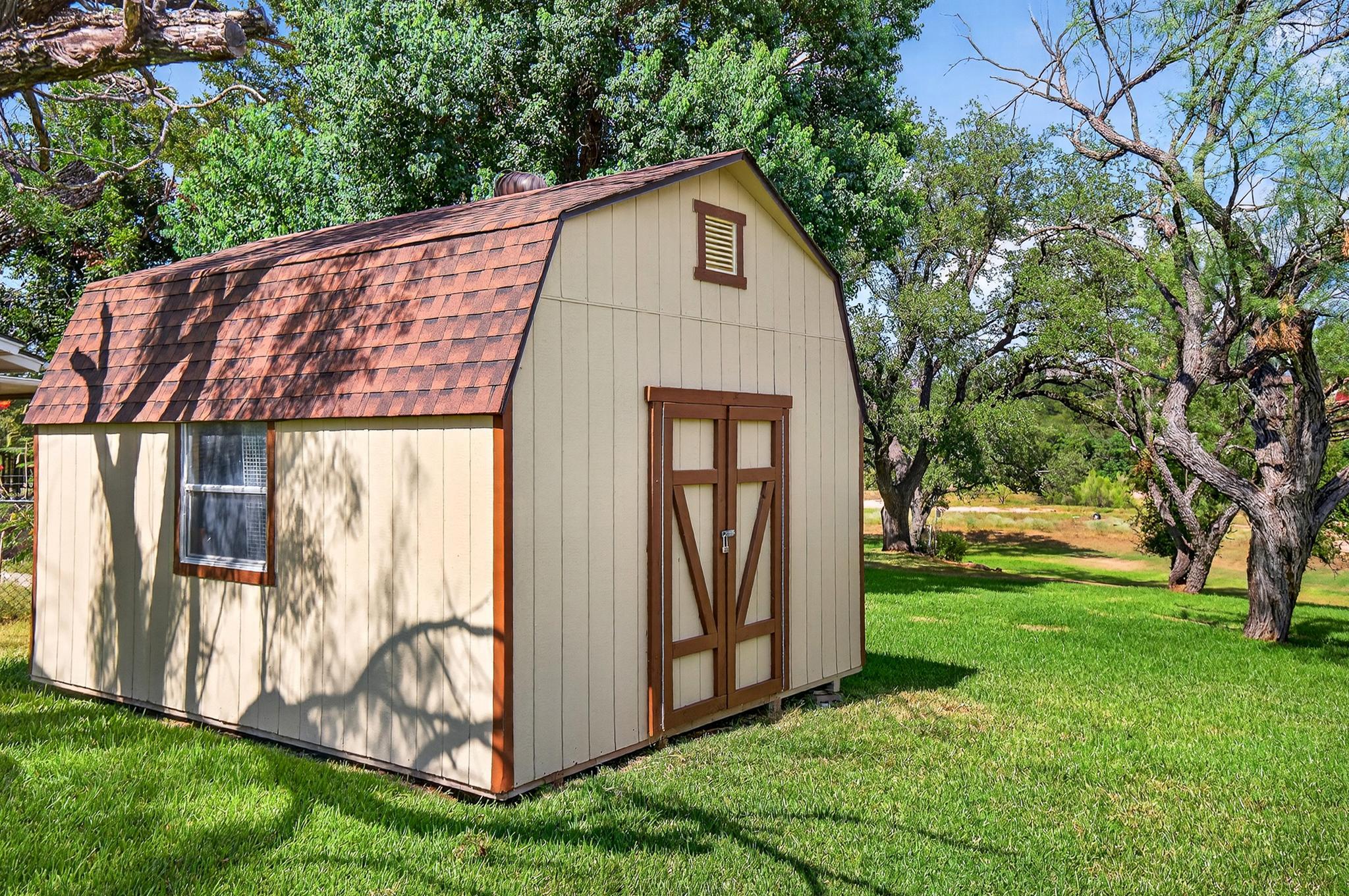 136 Lakeshore Dr, Horseshoe Bay, TX 78657