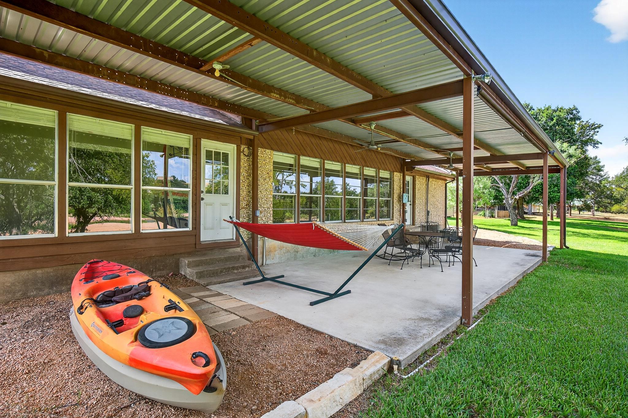 136 Lakeshore Dr, Horseshoe Bay, TX 78657