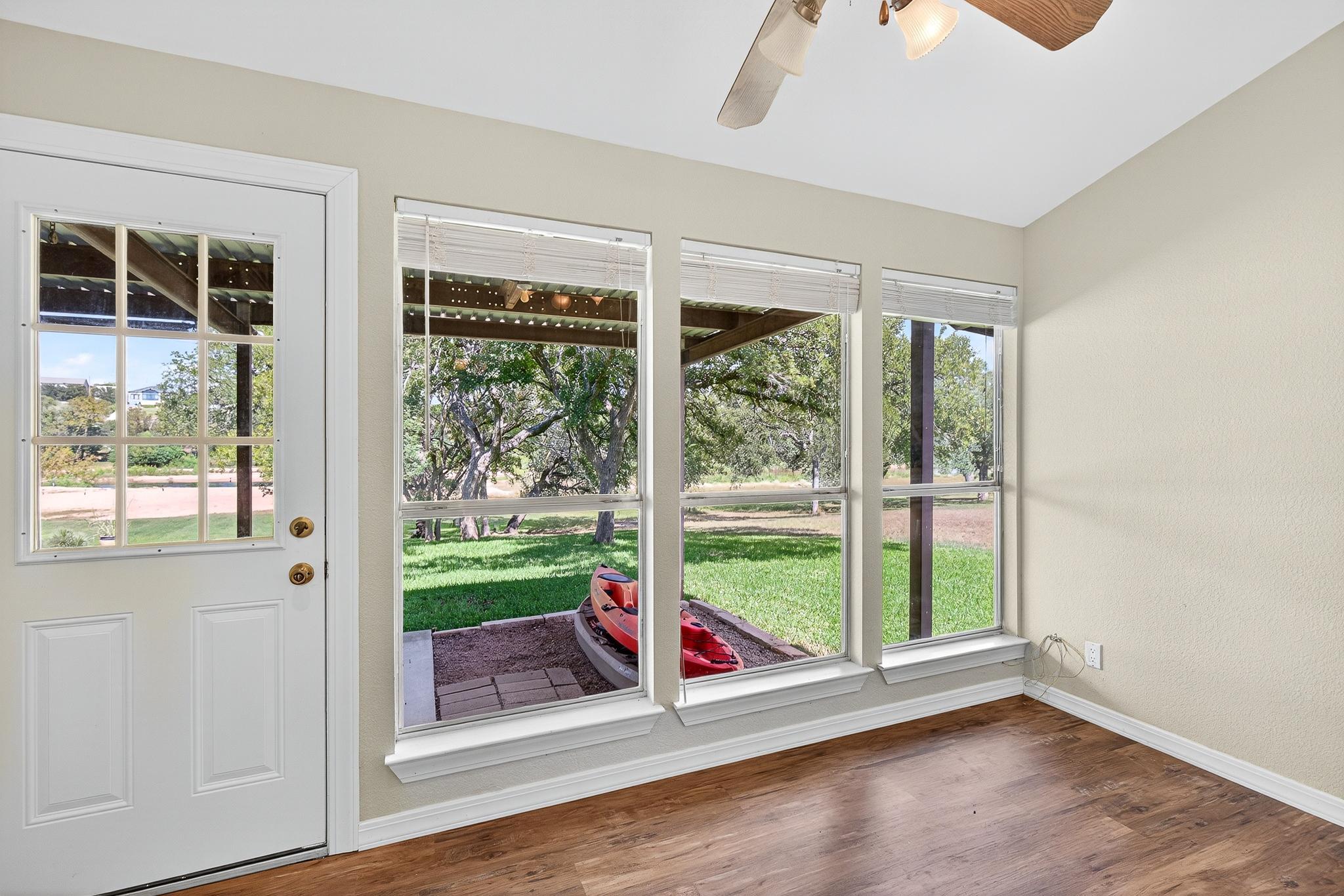 136 Lakeshore Dr, Horseshoe Bay, TX 78657