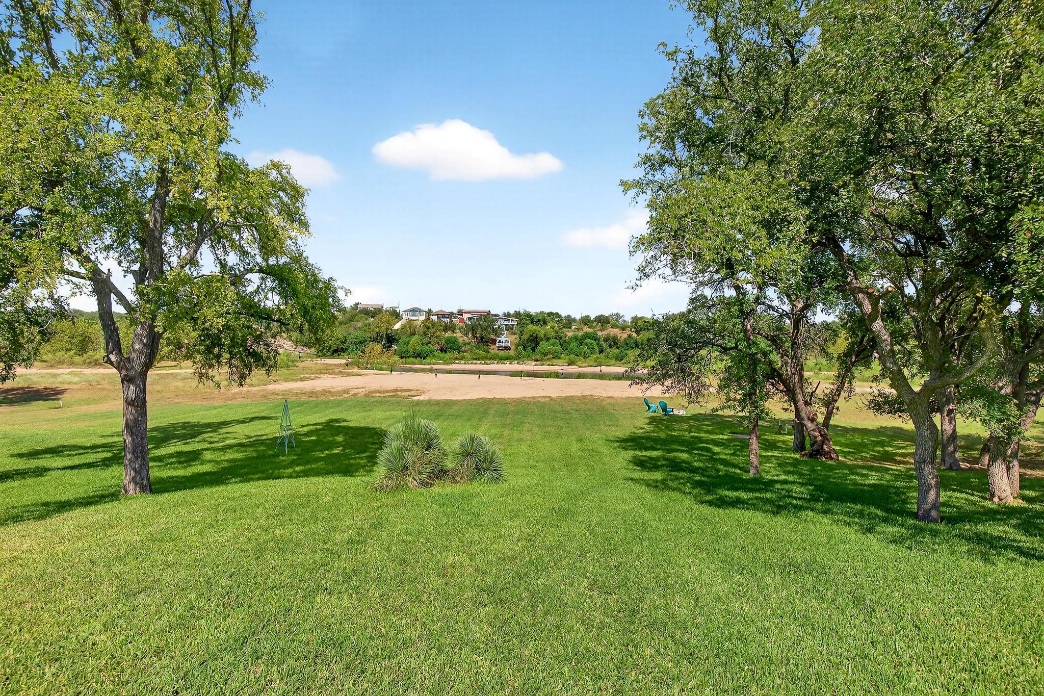 136 Lakeshore Dr, Horseshoe Bay, TX 78657