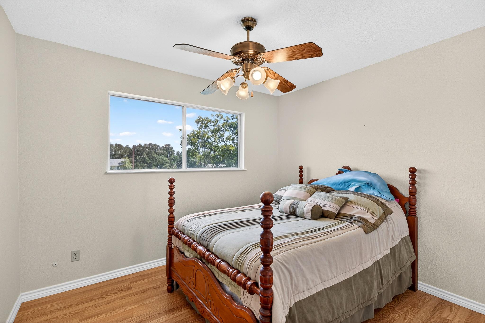 136 Lakeshore Dr, Horseshoe Bay, TX 78657