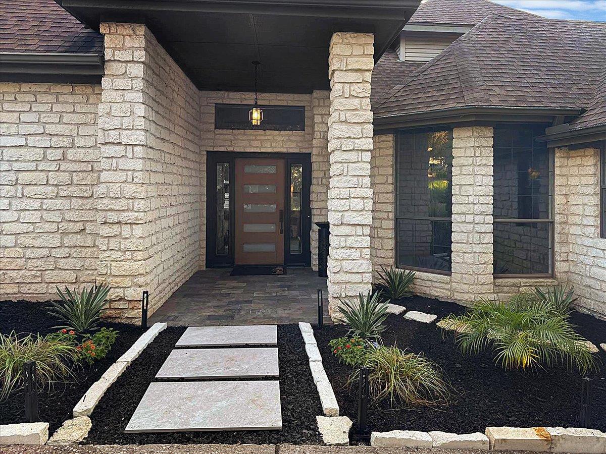 105 Rupen Dr, Lakeway, TX 78734