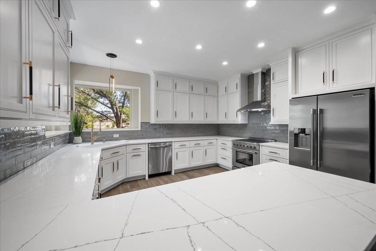 105 Rupen Dr, Lakeway, TX 78734