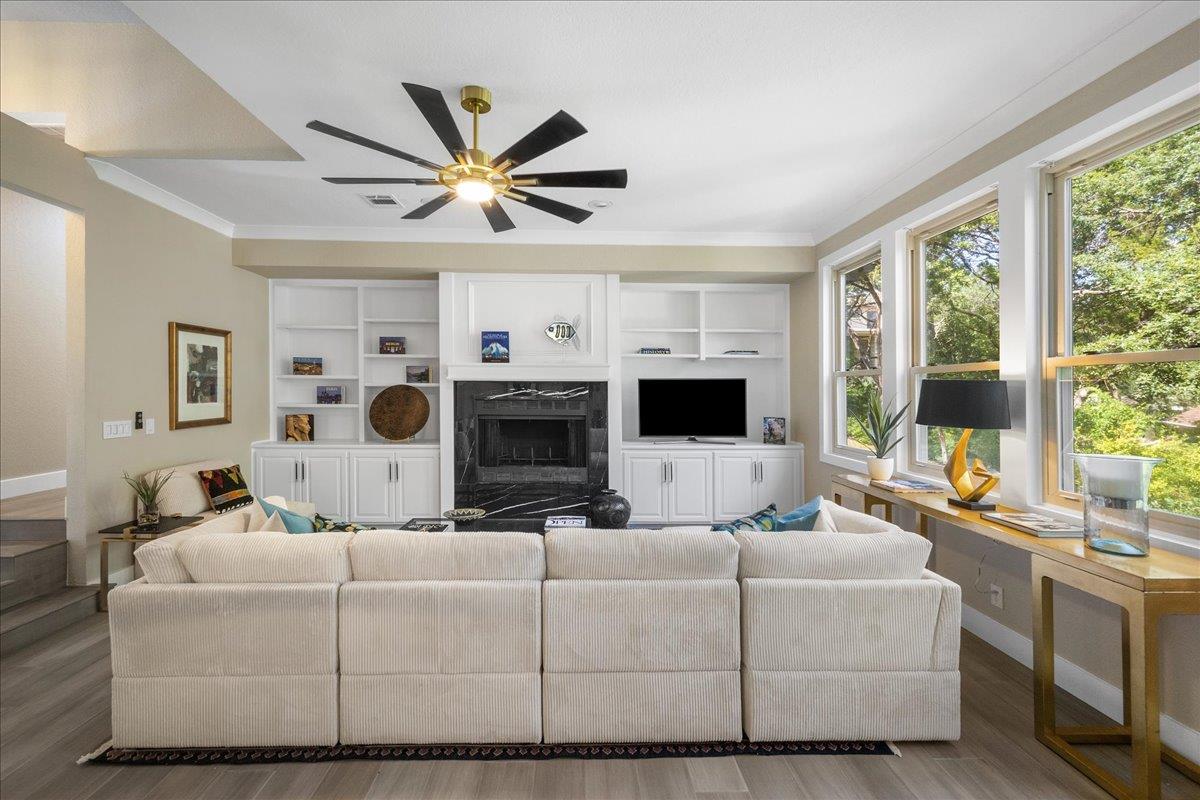 105 Rupen Dr, Lakeway, TX 78734