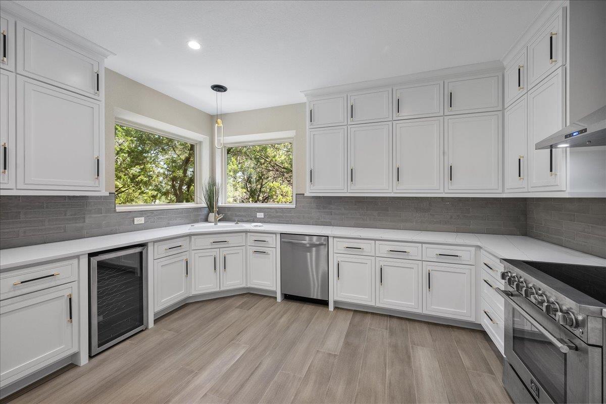 105 Rupen Dr, Lakeway, TX 78734