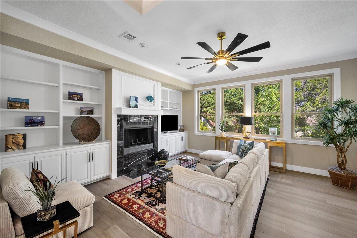 105 Rupen Dr, Lakeway, TX 78734