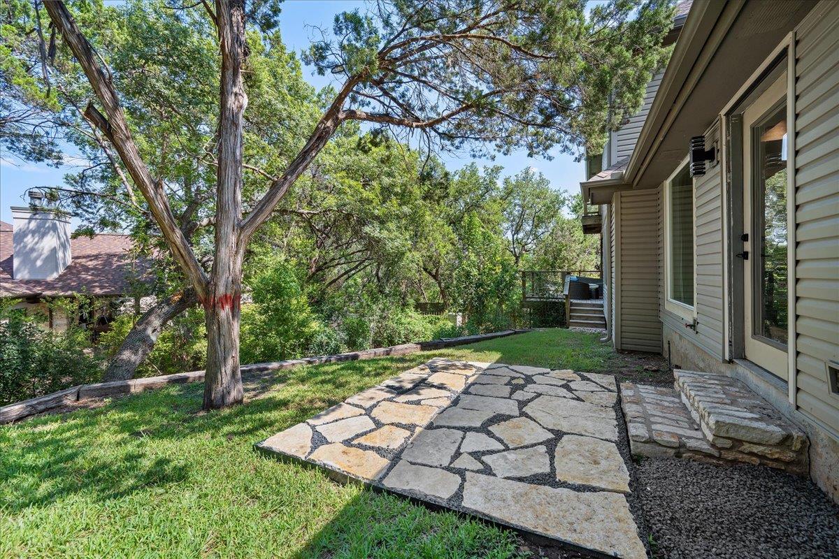 105 Rupen Dr, Lakeway, TX 78734
