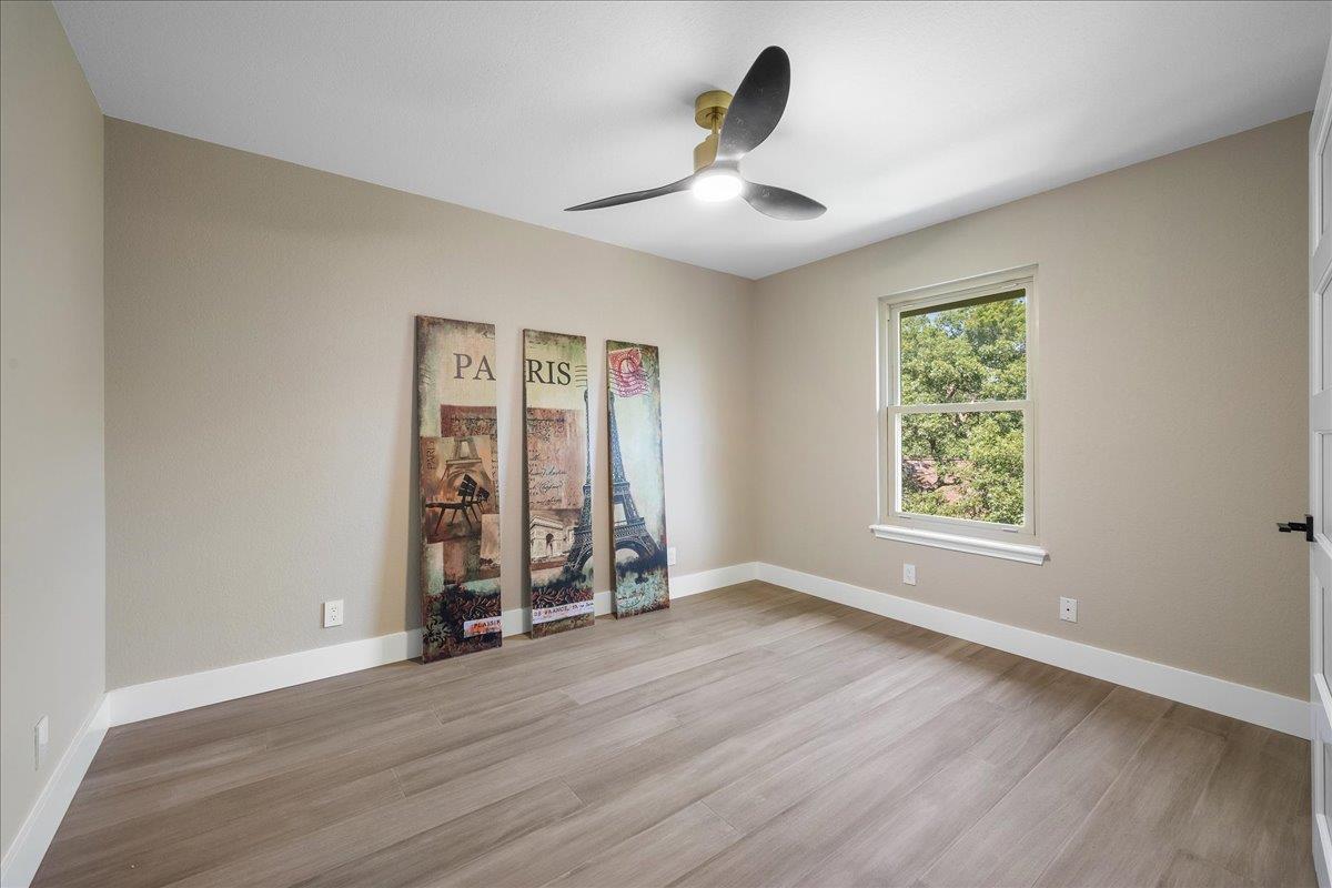 105 Rupen Dr, Lakeway, TX 78734