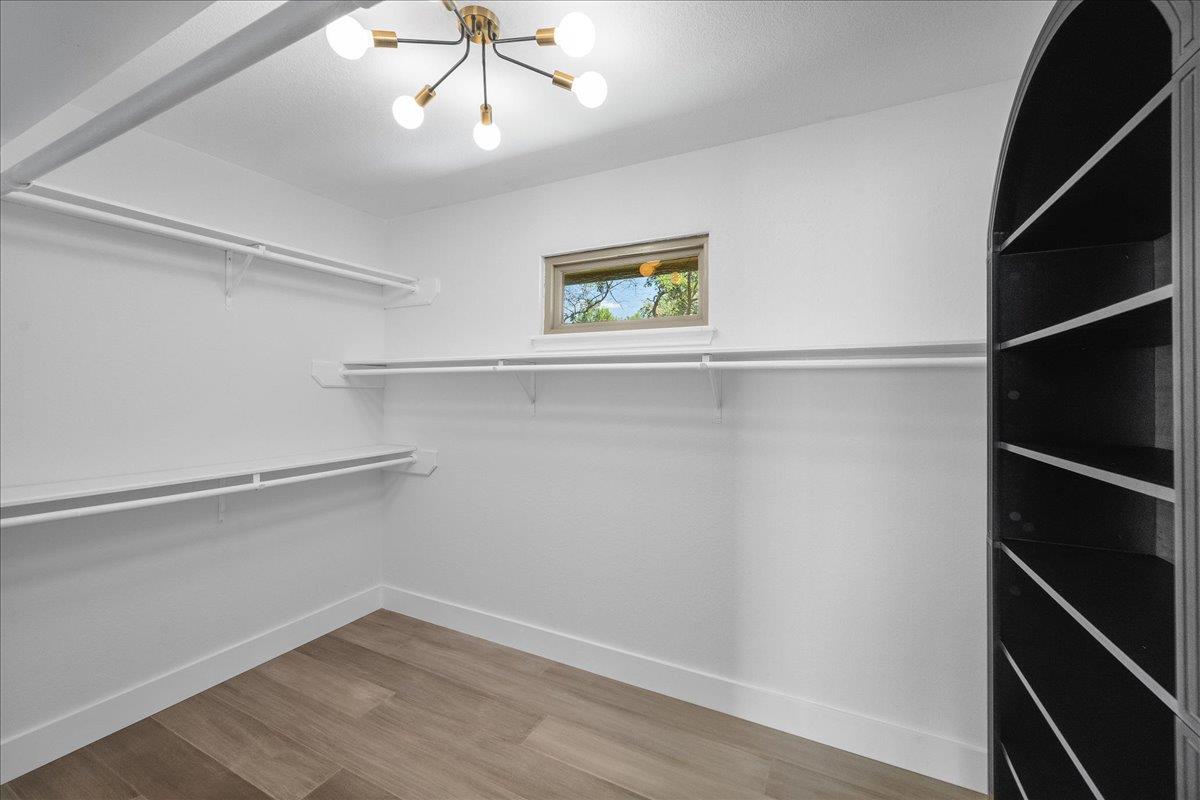 105 Rupen Dr, Lakeway, TX 78734