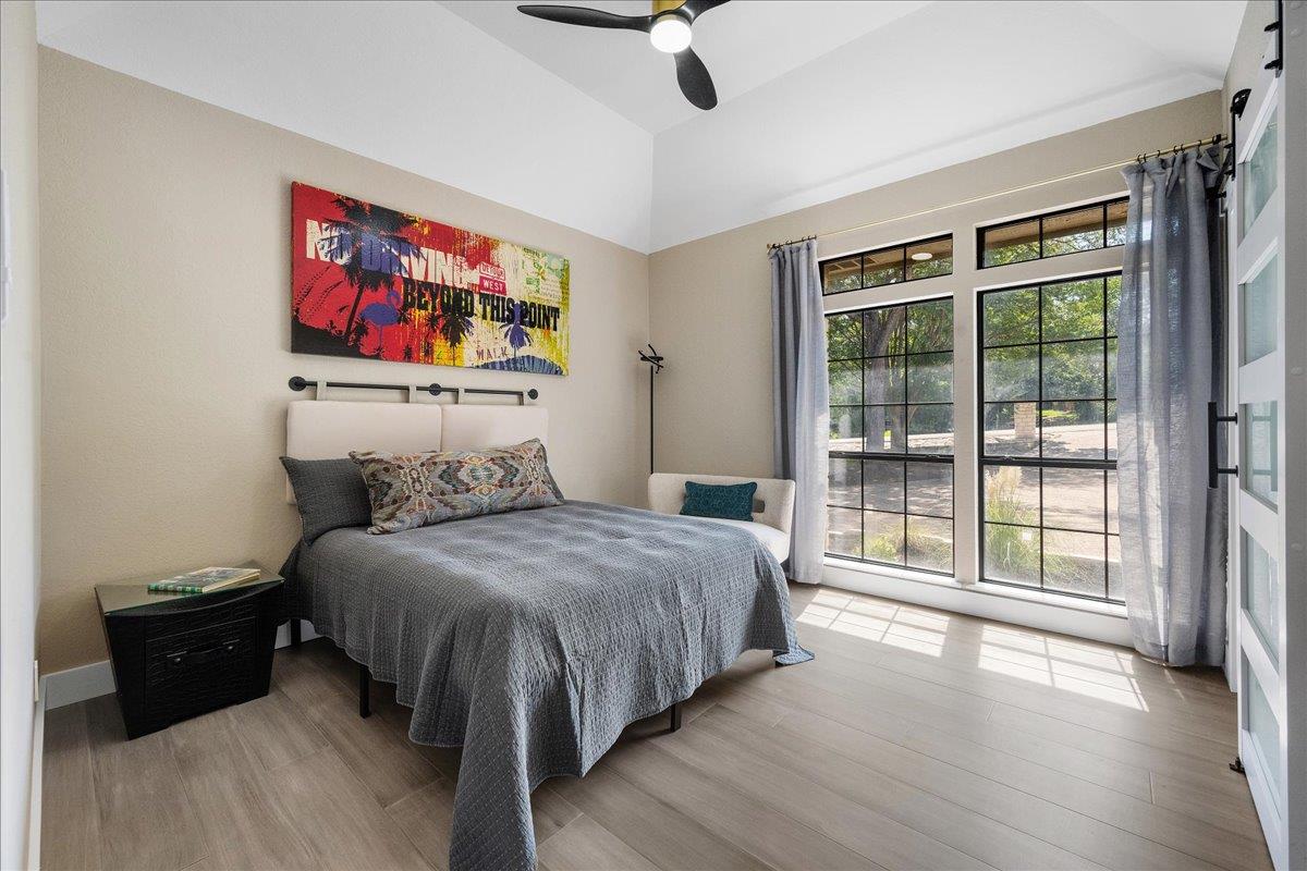 105 Rupen Dr, Lakeway, TX 78734