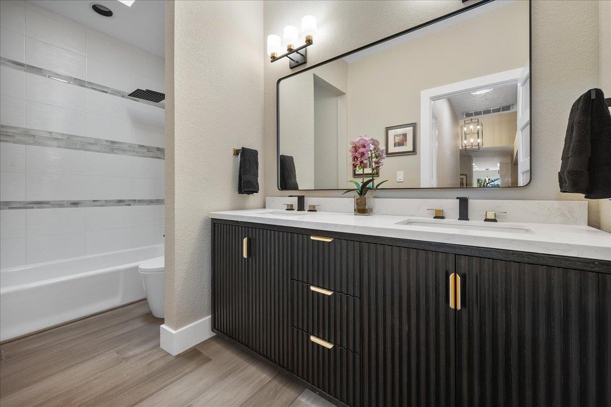 105 Rupen Dr, Lakeway, TX 78734