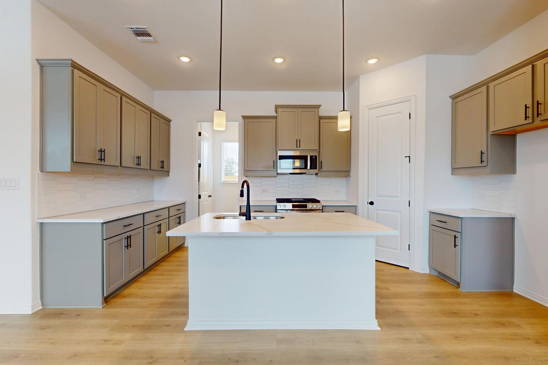 226 Grayson Elm Pass, Dripping Springs, TX 78620