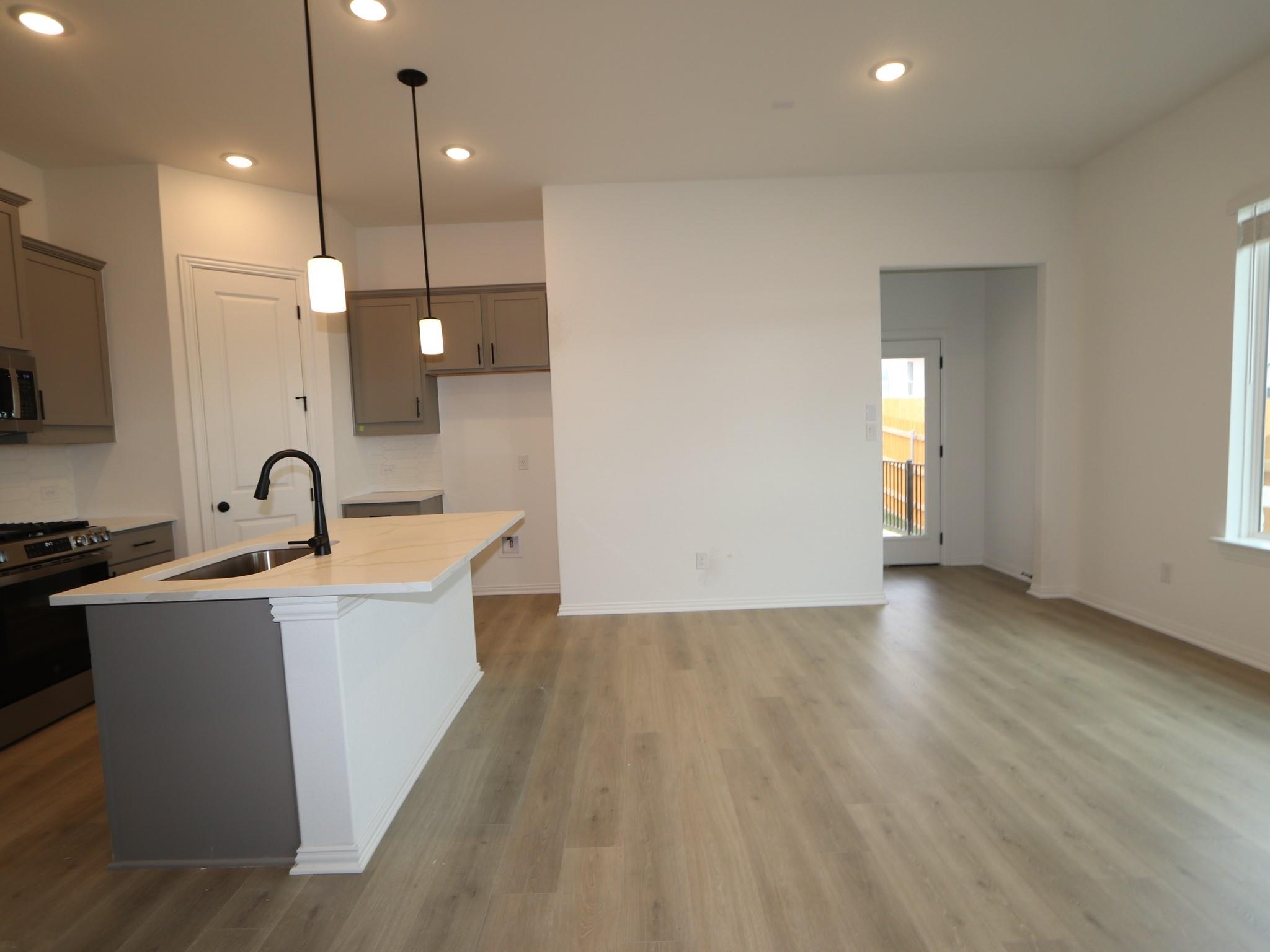 226 Grayson Elm Pass, Dripping Springs, TX 78620