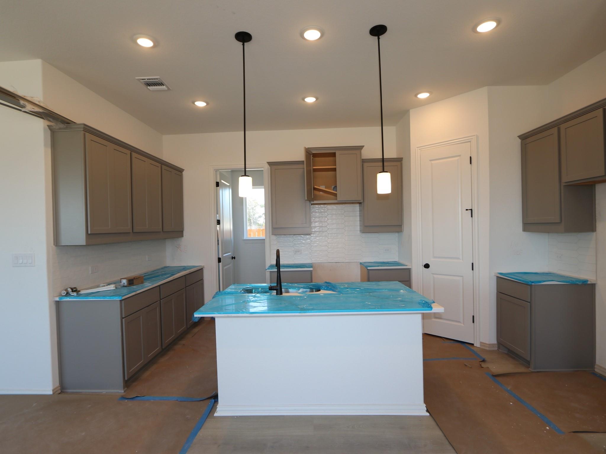 226 Grayson Elm Pass, Dripping Springs, TX 78620