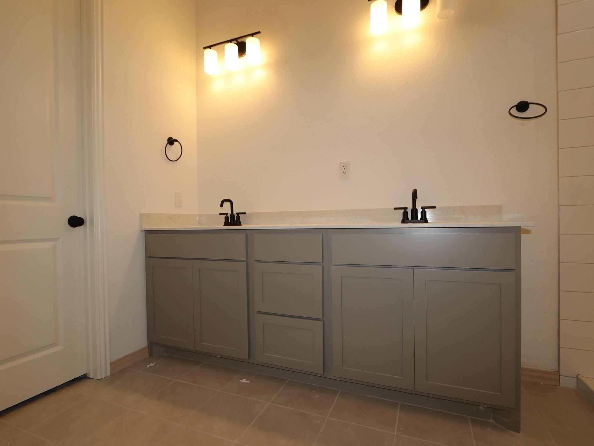 226 Grayson Elm Pass, Dripping Springs, TX 78620