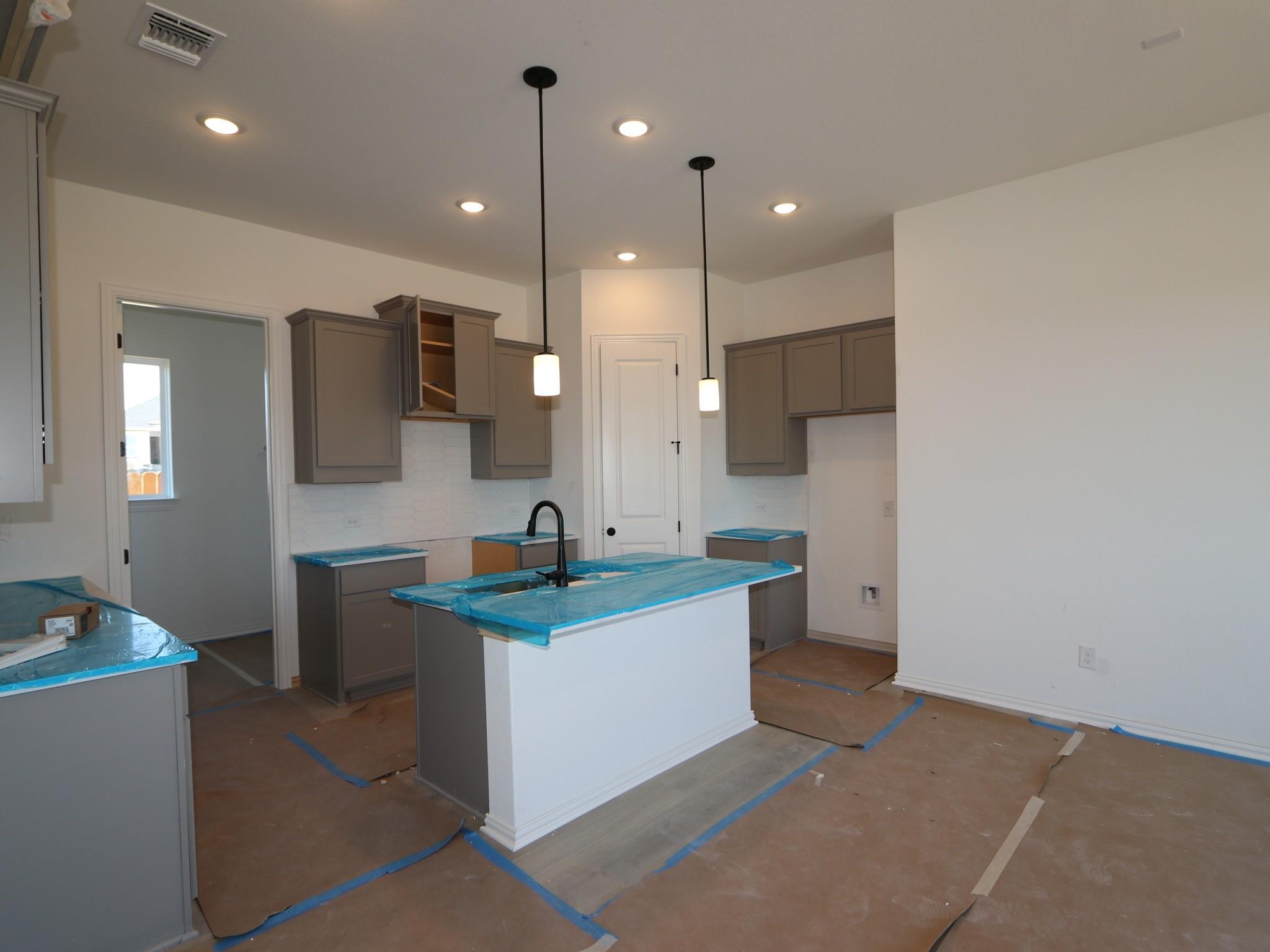 226 Grayson Elm Pass, Dripping Springs, TX 78620