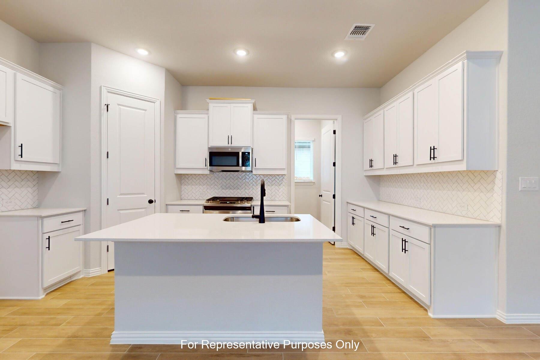 226 Grayson Elm Pass, Dripping Springs, TX 78620