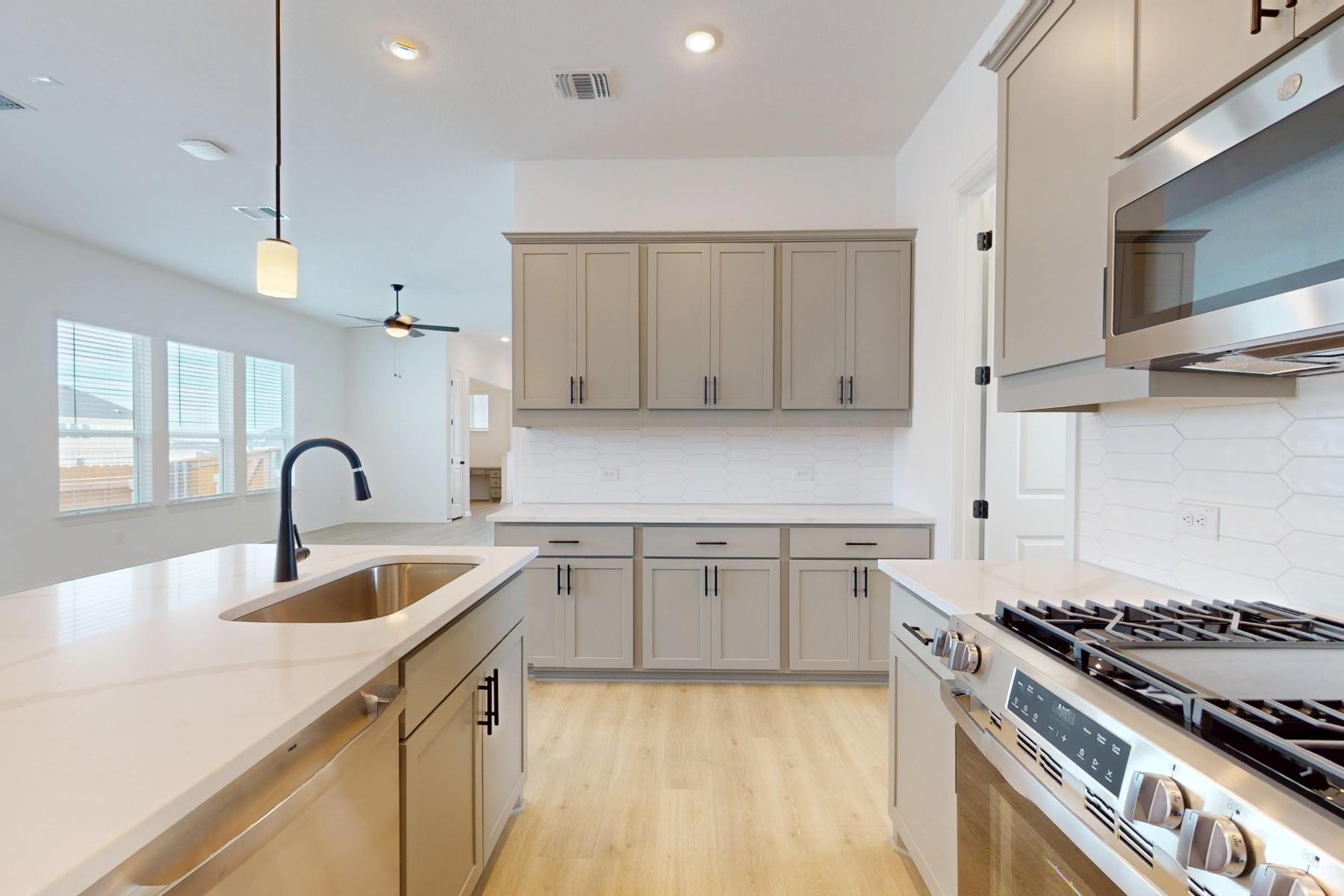 226 Grayson Elm Pass, Dripping Springs, TX 78620